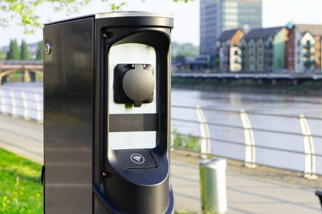 Elektroauto Ladestation finden